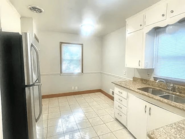 Photo - 1719 N 66th St