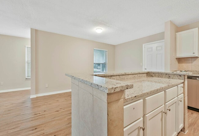 Photo - 1310 Celia Way