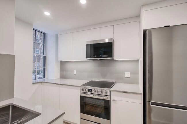 Photo - 3421 Rue Durocher Unit 103