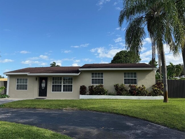 Building Photo - 1498 SW 47th Ter