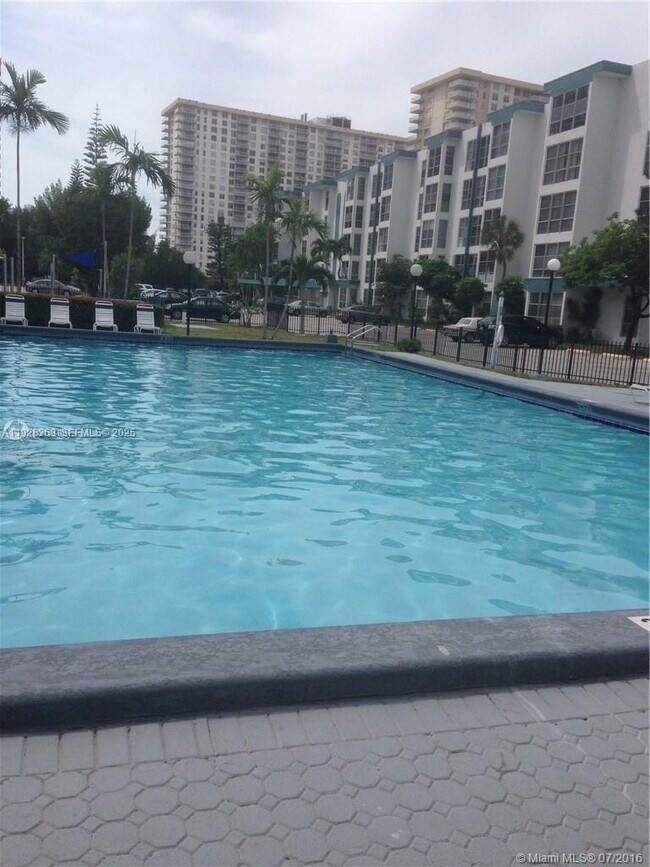 Photo - 200 177th Dr Unit 411