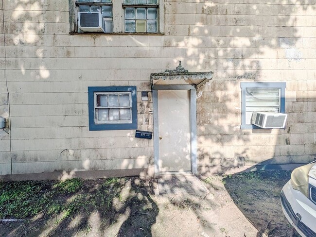 Building Photo - 690-690 1/2 W Irby St Unit 690 1/2 W Irby St (ABP) - RTR 07/20/26