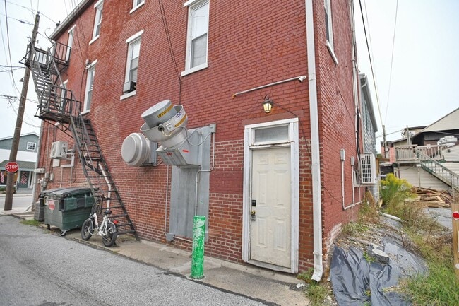 Photo - 213 3rd St Unit Apt 3
