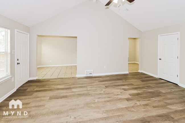 Photo - 7792 Lowrance Rd