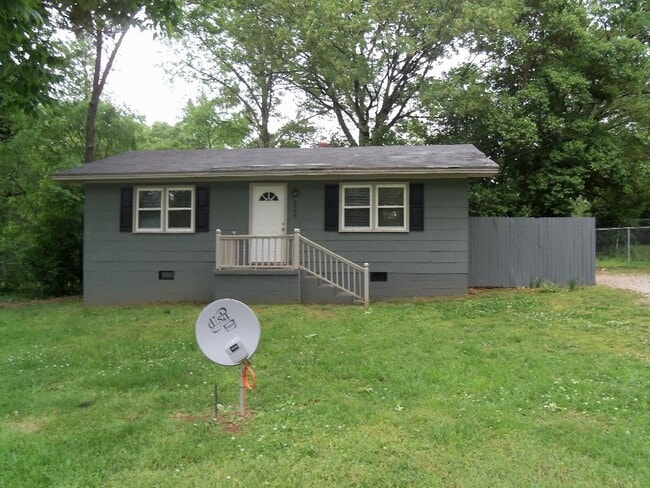 Photo - 1008 Suffolk Blvd House