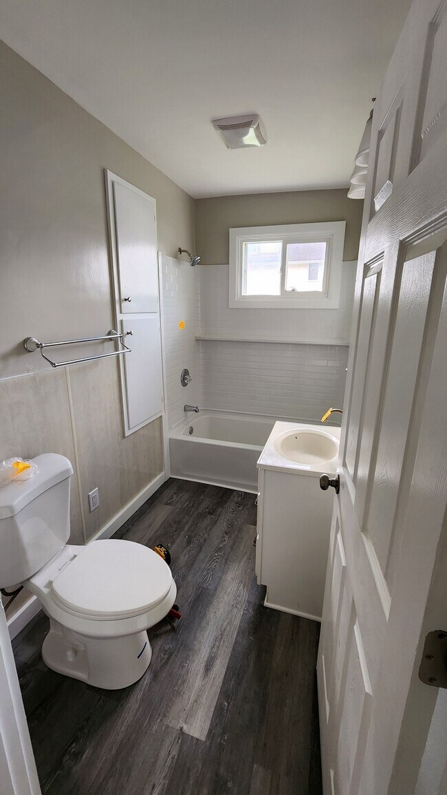 Photo - 216 Ludlow Rd