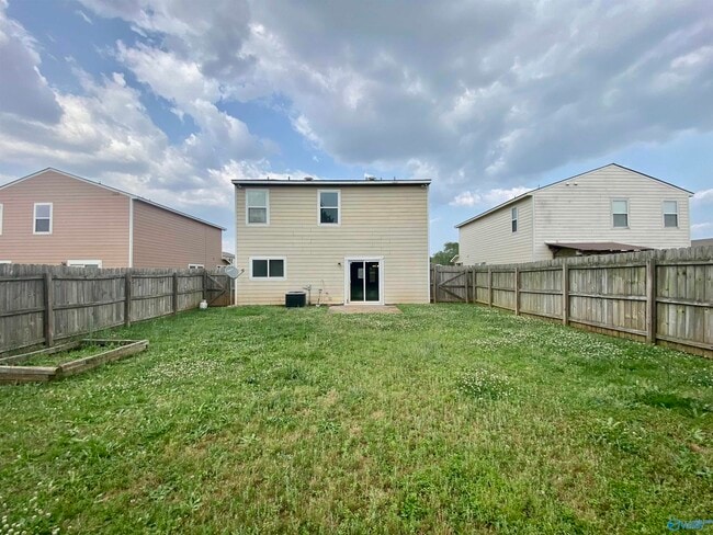 3129 Lakeland Dr SW