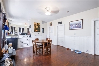 dining area - 51 Willard St Apartments Unit 2