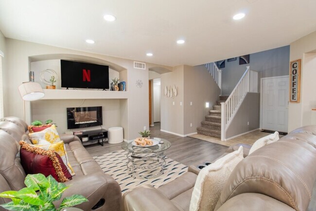 Photo - 1387 E 10th Pl Unidad ID1317856P