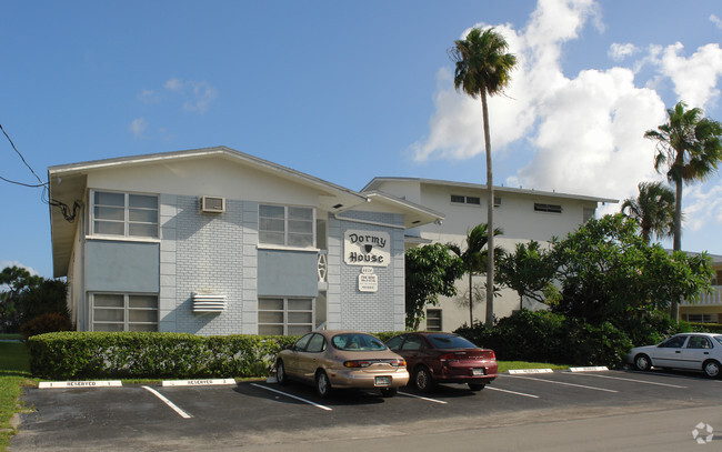 Building Photo - Dormy House