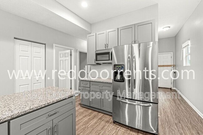 Photo - 2345 N Kenwood Ave Unidad A