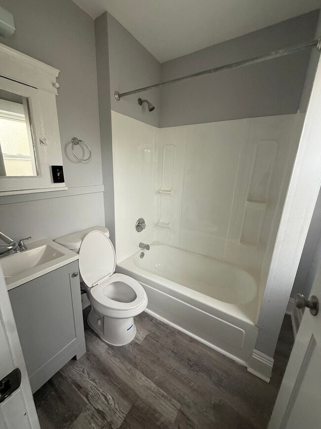 Photo - 15718 Holmes Ave Unit up