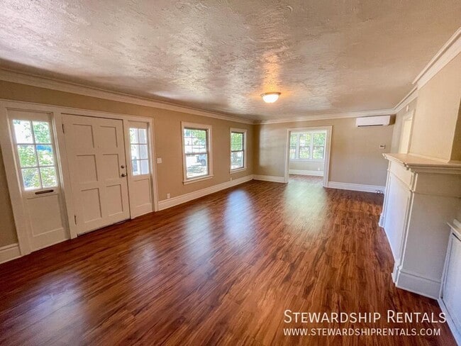 Photo - 2334 Augusta St