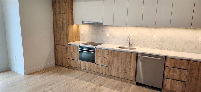 Photo - 1055 Cambridge St Unit 201