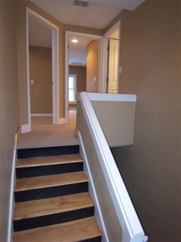 Building Photo - Charming House on Bay Shore Drive Close to the Lake! SHORT TERM LEASING! Available Now!