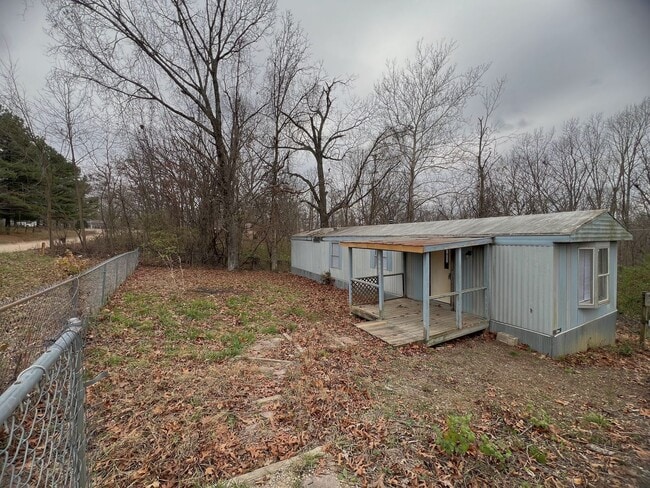 Building Photo - Renovated Trailer