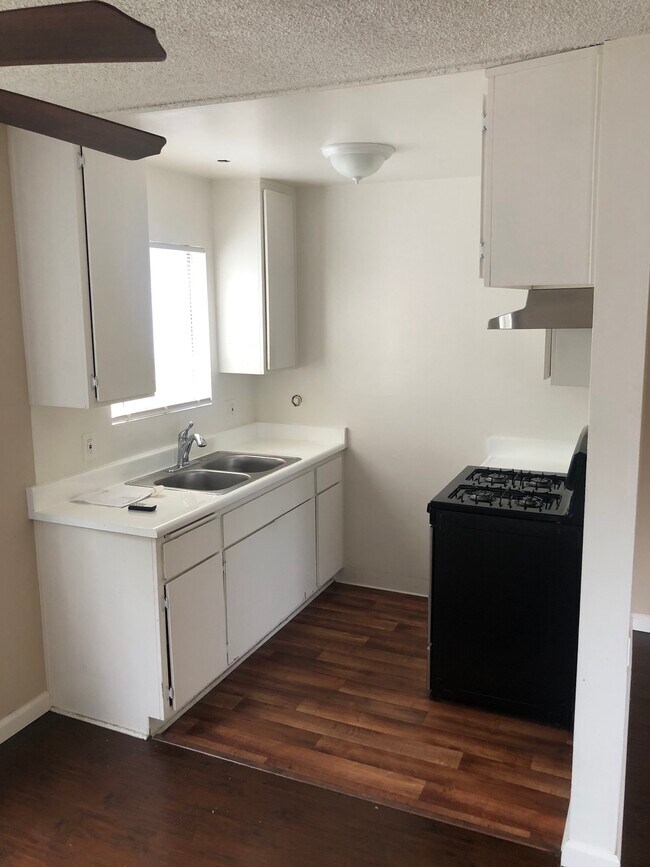 Photo - S&E- Venice Apartments