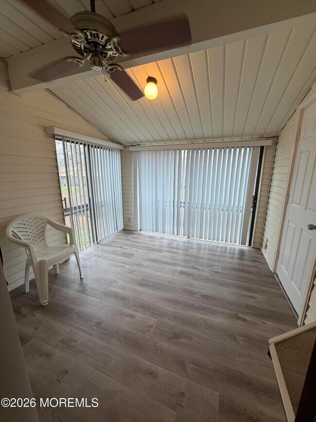 Photo - 218 Medford Ct