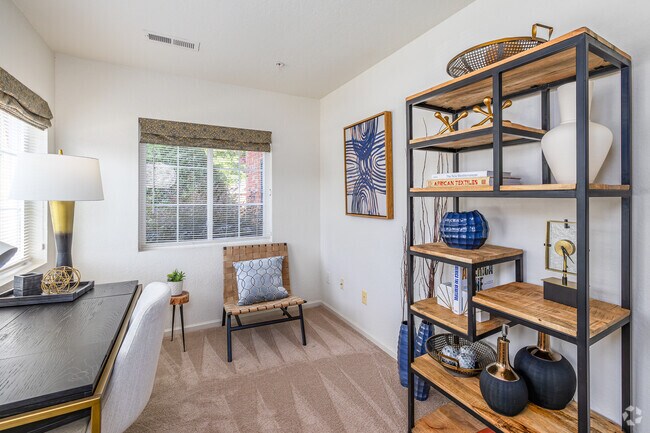 2 habitaciones, 2 baños, 1035 pies cuadrados, terraza acristalada - Copper Mill Village