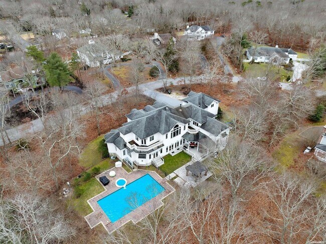 Photo - 10 Bay Woods Dr