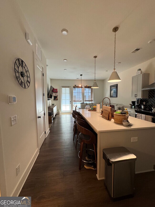 Photo - 1279 Viney Way NW