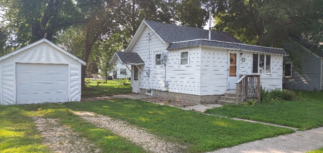 Building Photo - 413 1st St SW