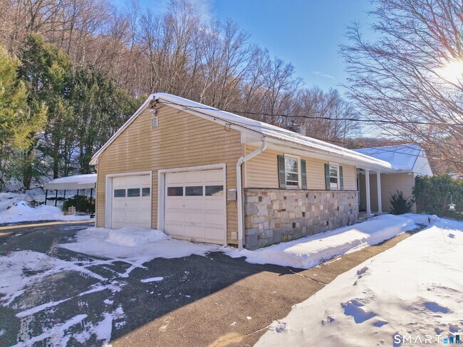 Photo - 41 Trout Brook Dr