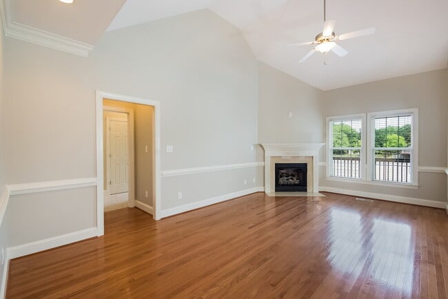 Photo - 2014 Watsonia Dr