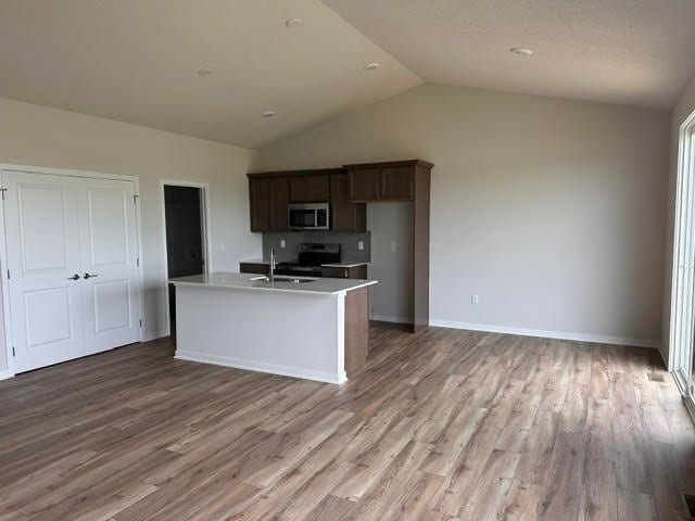 Photo - 1131 NW Petersen Dr