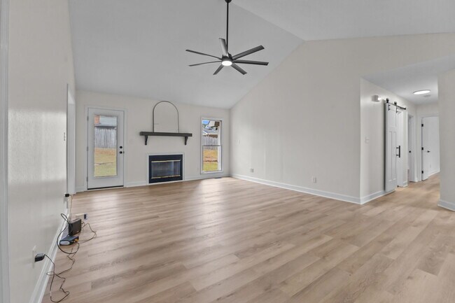 Photo - 1821 Swann St