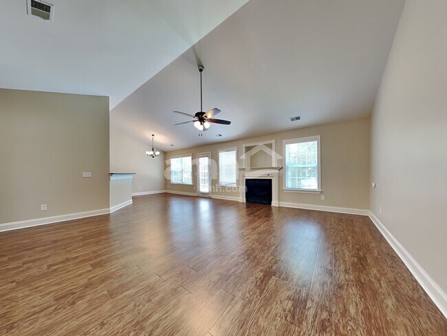 Photo - 323 Carriage Wheel Rd