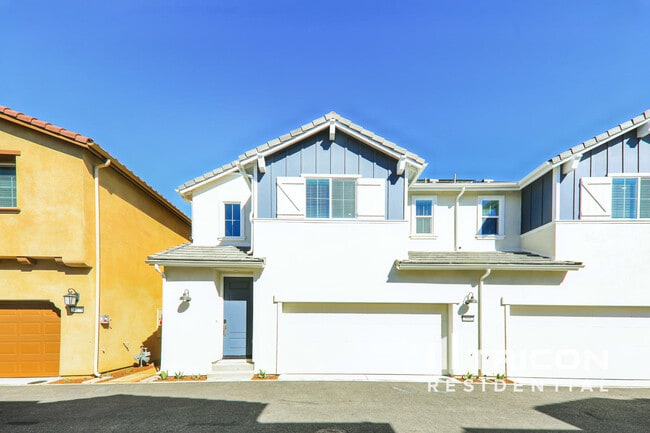 Building Photo - 28182 Dwight Dr Rental