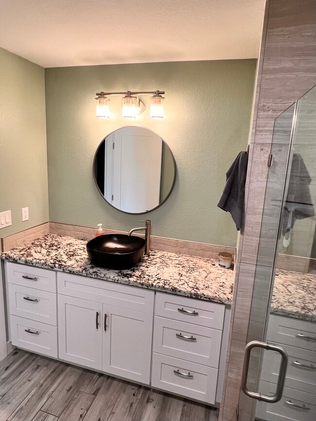 Building Photo - 5804 Ford Rd Unit Downstairs Luxury Rental