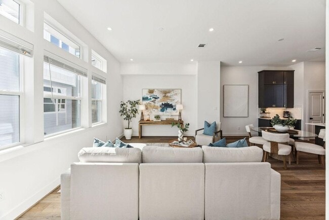 Photo - 2125 Hoskins Dr