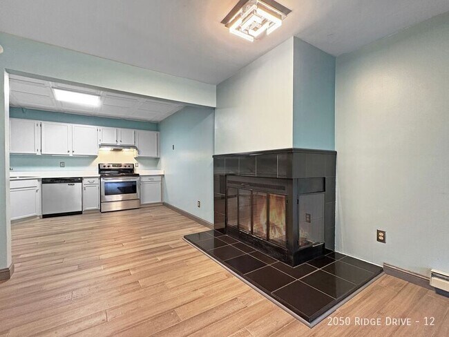 Photo - 2050 Ridge Dr