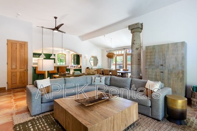 Photo - 690 W Linda Vista Dr