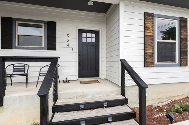 Photo - 924 Scenic Hills Dr