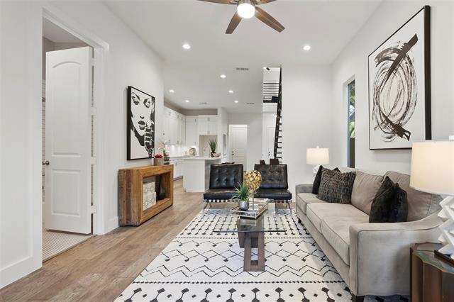 Photo - 933 W Eighth St