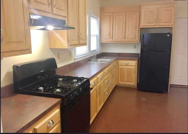 Kitchen - 45 Hotchkiss St Unit 1