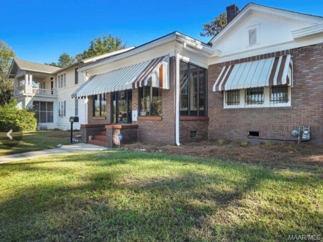 Photo - 1427 Court St