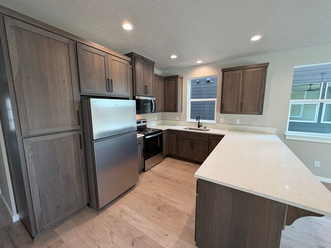 Photo - 1121 Sally Ln