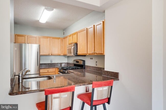 Photo - 7111 Woodmont Ave Unit 608