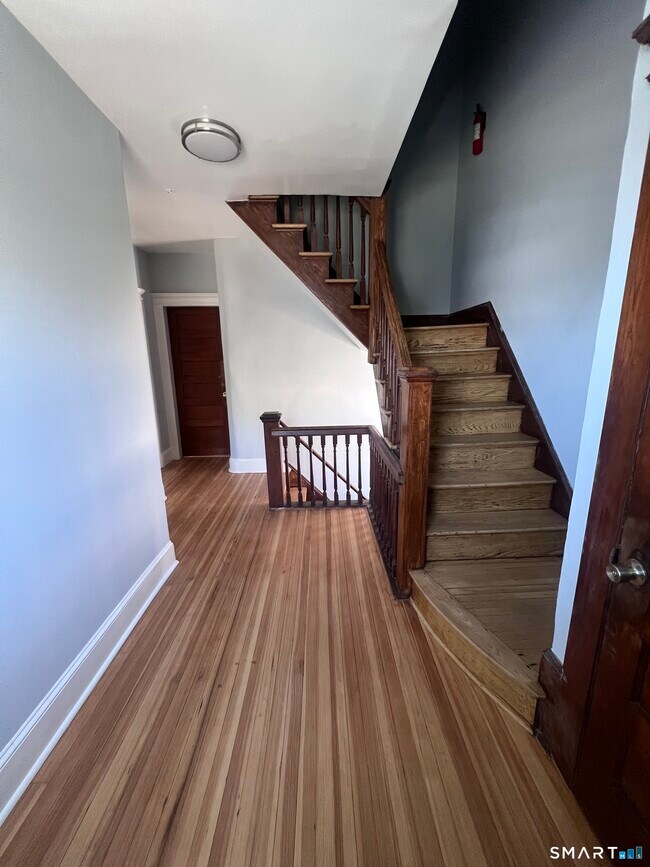 335 Ridgefield Ave