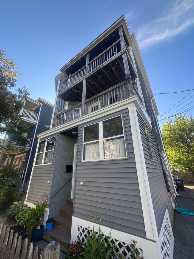 Building Photo - 53 Hinckley St Unit 2 Rental