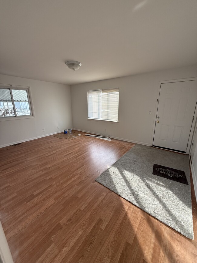 Photo - 241 Dakota St