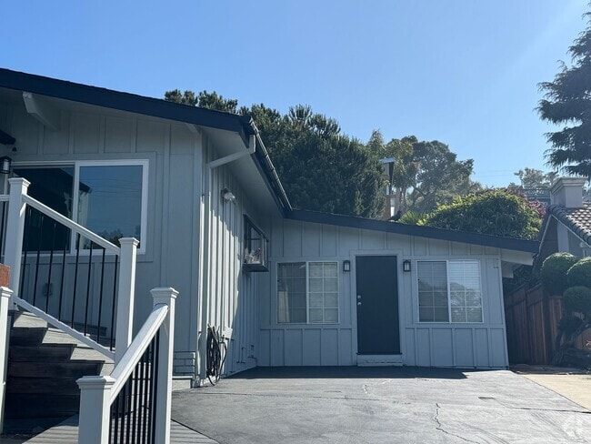 Building Photo - 457 Clubhouse Dr Unit Studio