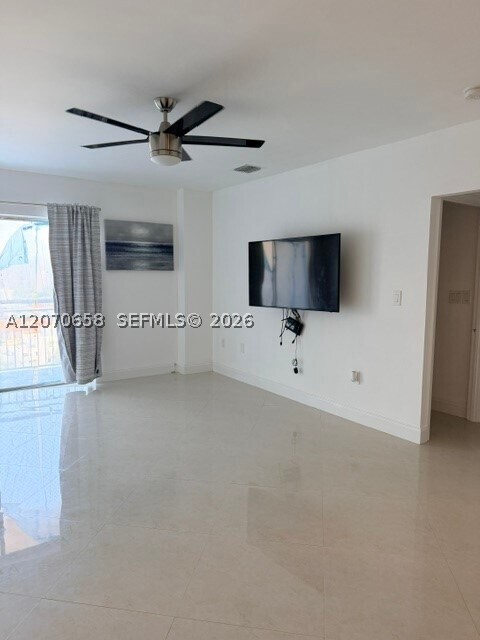 Building Photo - 400 Kings Point Dr Unit PH1612