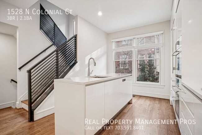 Photo - 1528 N Colonial Ct