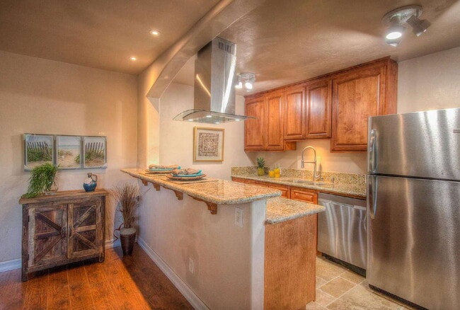 Photo - Bahama Palms, Newly Renovated Downtown Riverside Retreat! Unit F