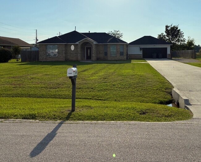 Photo - 14049 Overstreet Dr
